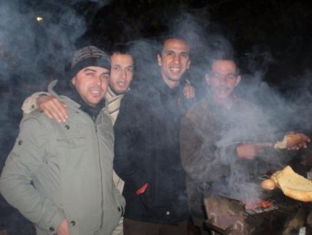 et voila hada houwa macdo dialna f taza lhhhh